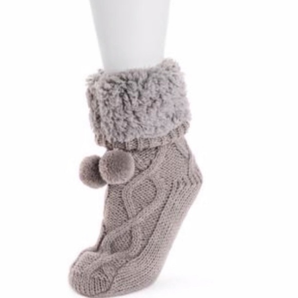 MUK LUKS Women’s Pom Cabin Knit Socks - Picture 11 of 11